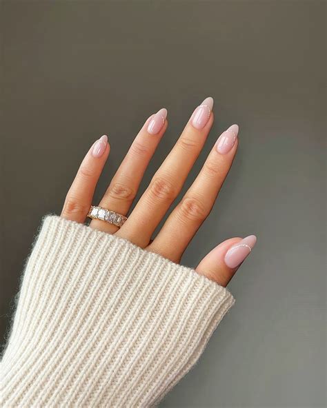 Nude Nails: 20 stilvolle Nageldesigns zum Nachmachen im Jahr。